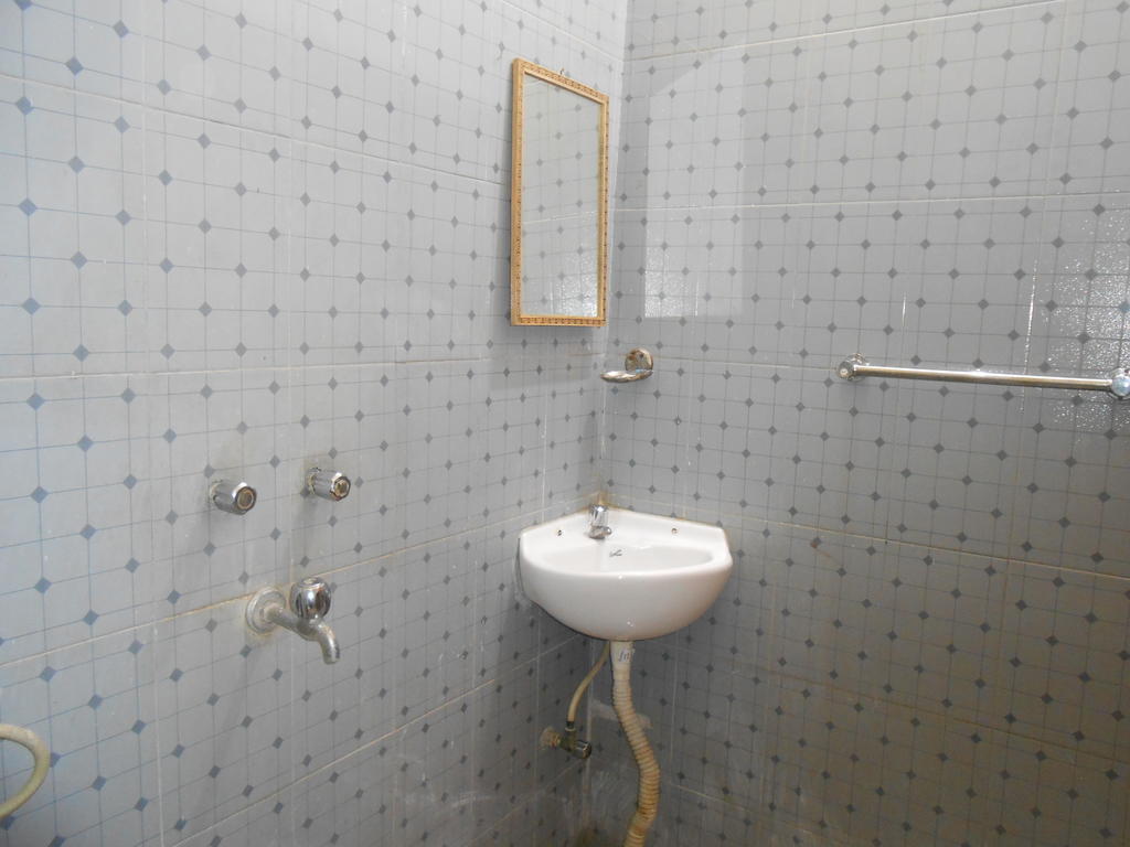 Maruti Guest House Waranasi Zewnętrze zdjęcie